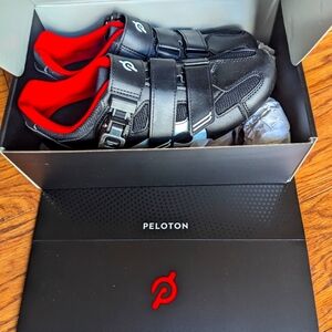 Peloton cycling shoes, size 40 (9), black